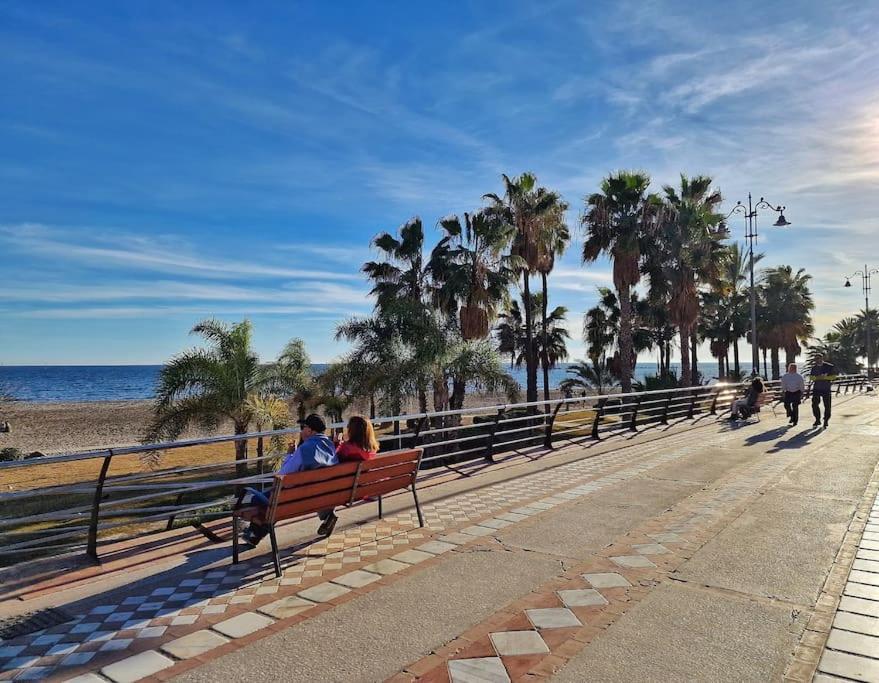 Encantador Duplex Para 6 A 1 Minuto De La Playa Benalmádena Exterior photo